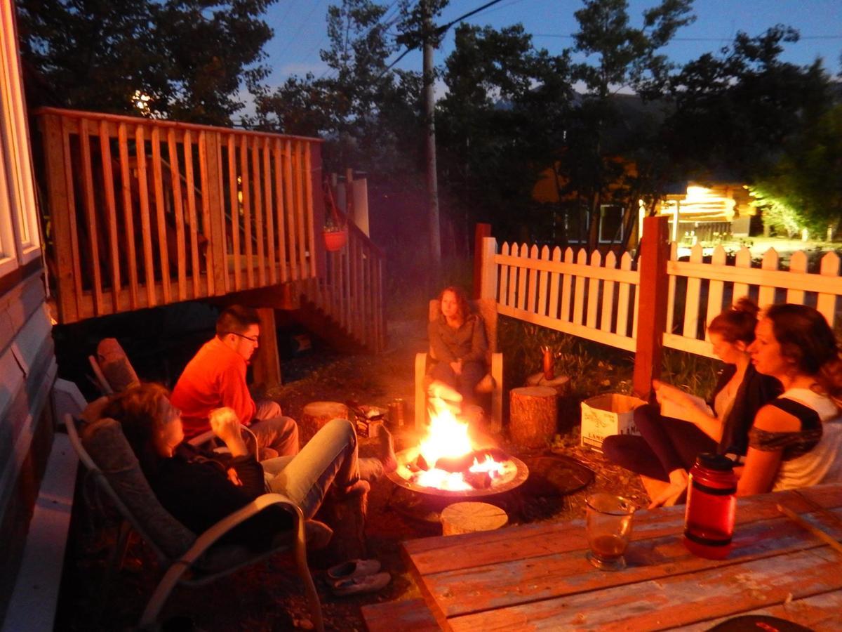 Wanderer'S Inn Backpackers Hostel Haines Junction Ngoại thất bức ảnh